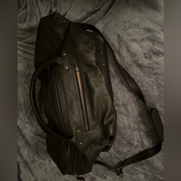 Unisex Leather Duffle Bag - Picture 6 of 8